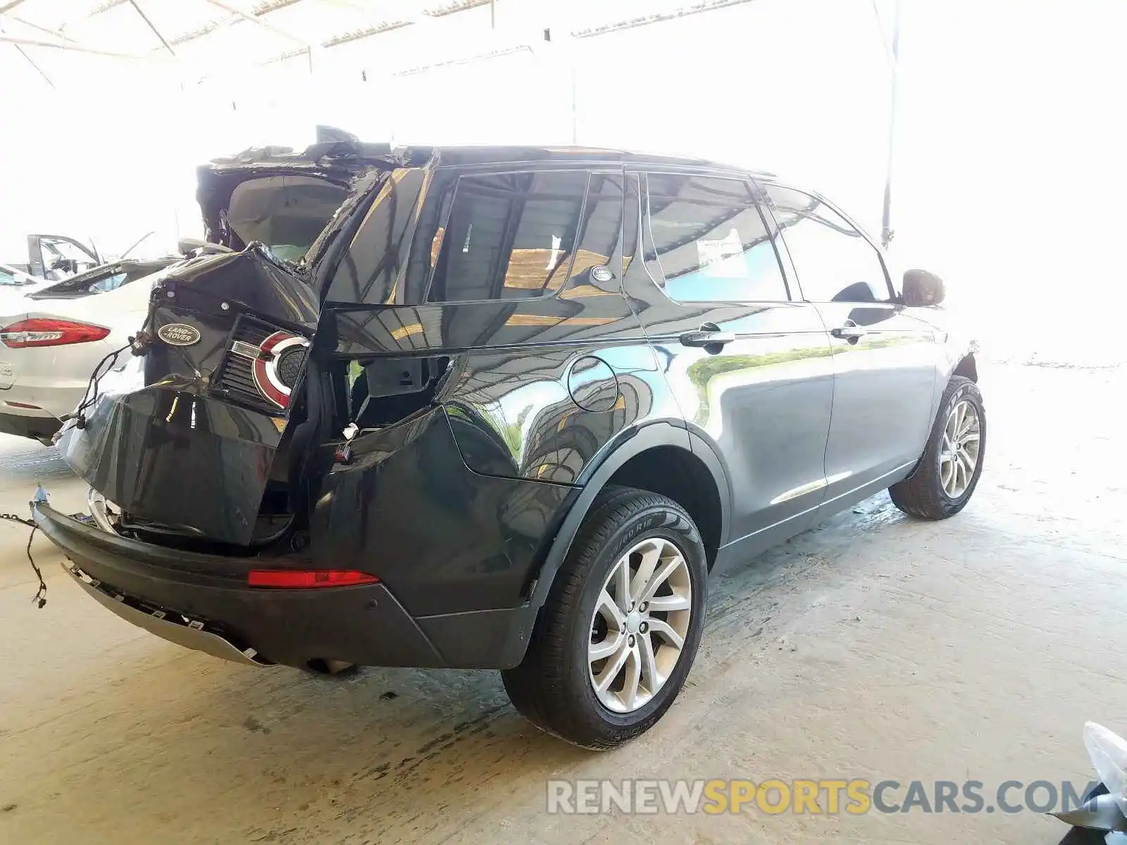 4 Photograph of a damaged car SALCR2FX9KH791645 LAND ROVER DISCOVERY 2019