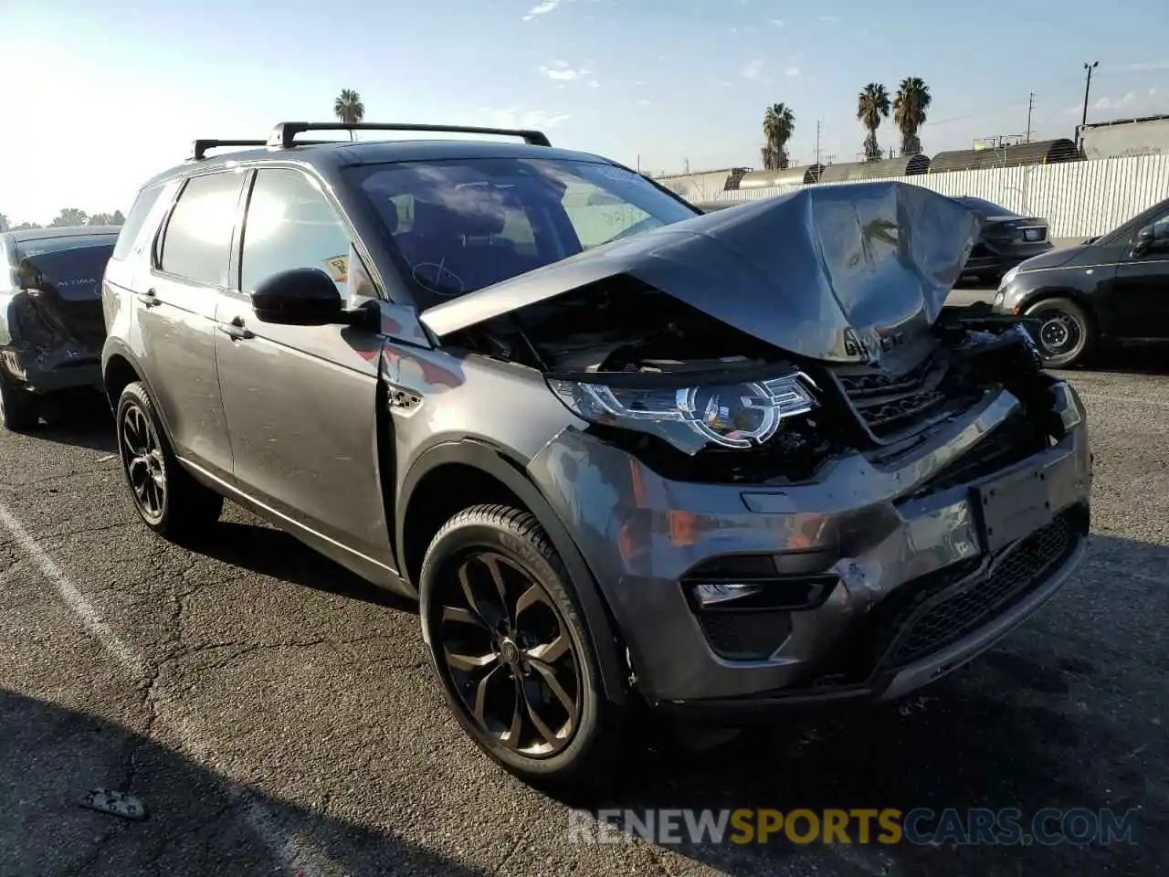 1 Photograph of a damaged car SALCR2FX9KH826930 LAND ROVER DISCOVERY 2019