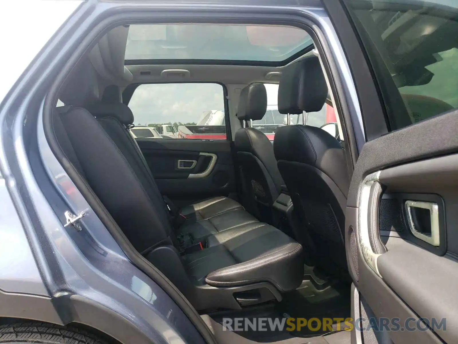 6 Photograph of a damaged car SALCR2FXXKH785174 LAND ROVER DISCOVERY 2019