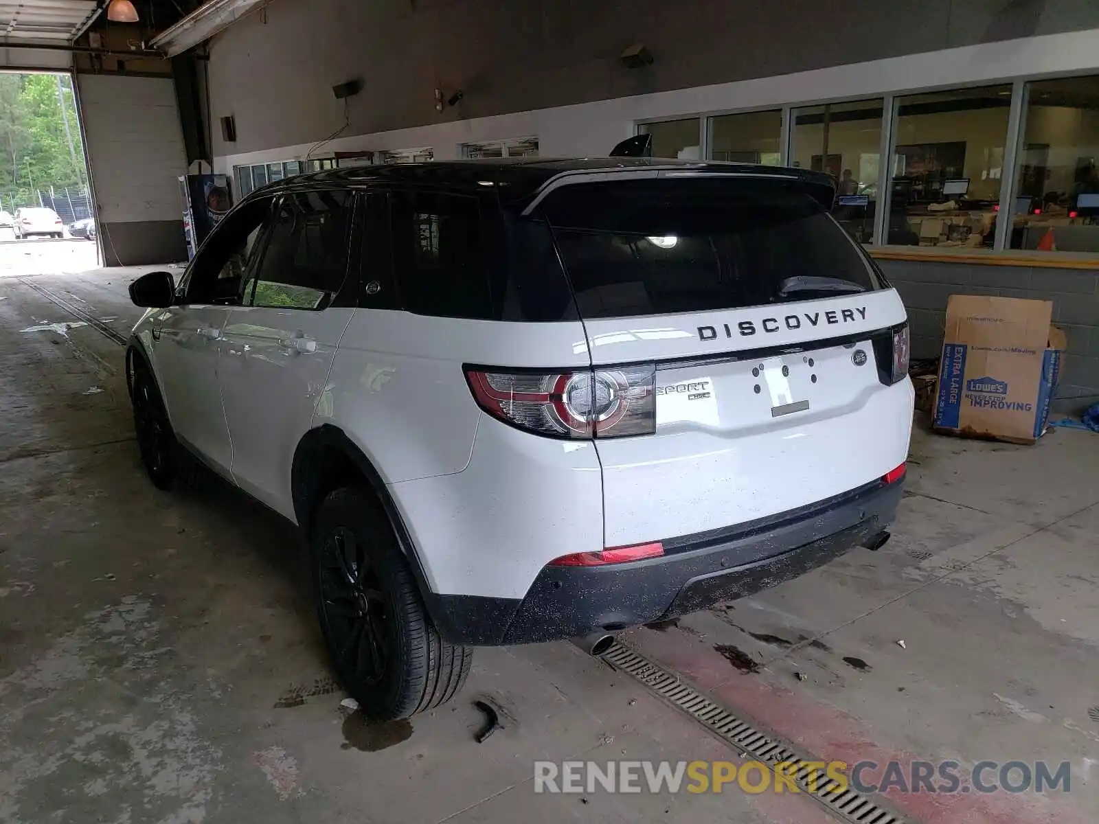 3 Photograph of a damaged car SALCR2FXXKH811420 LAND ROVER DISCOVERY 2019