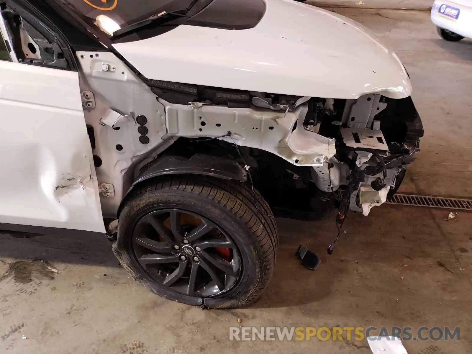 9 Photograph of a damaged car SALCR2FXXKH811420 LAND ROVER DISCOVERY 2019