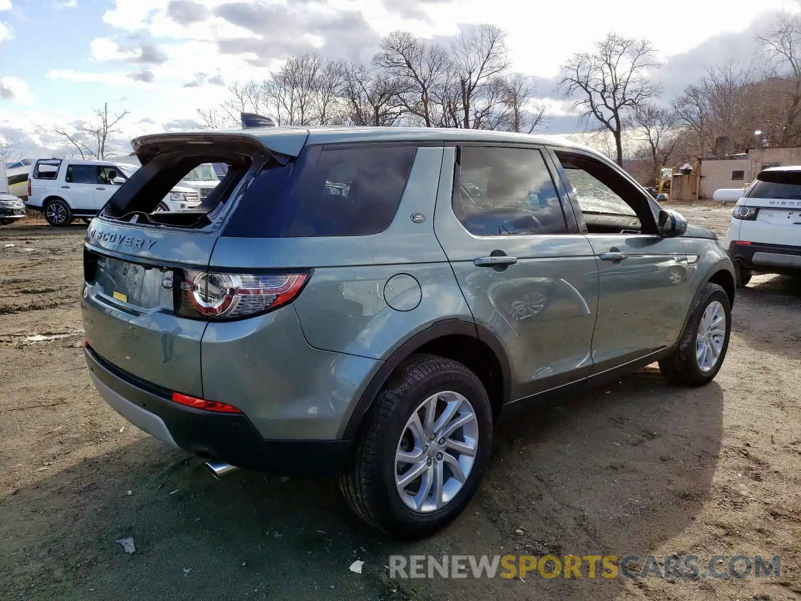 4 Photograph of a damaged car SALCR2FXXKH813894 LAND ROVER DISCOVERY 2019