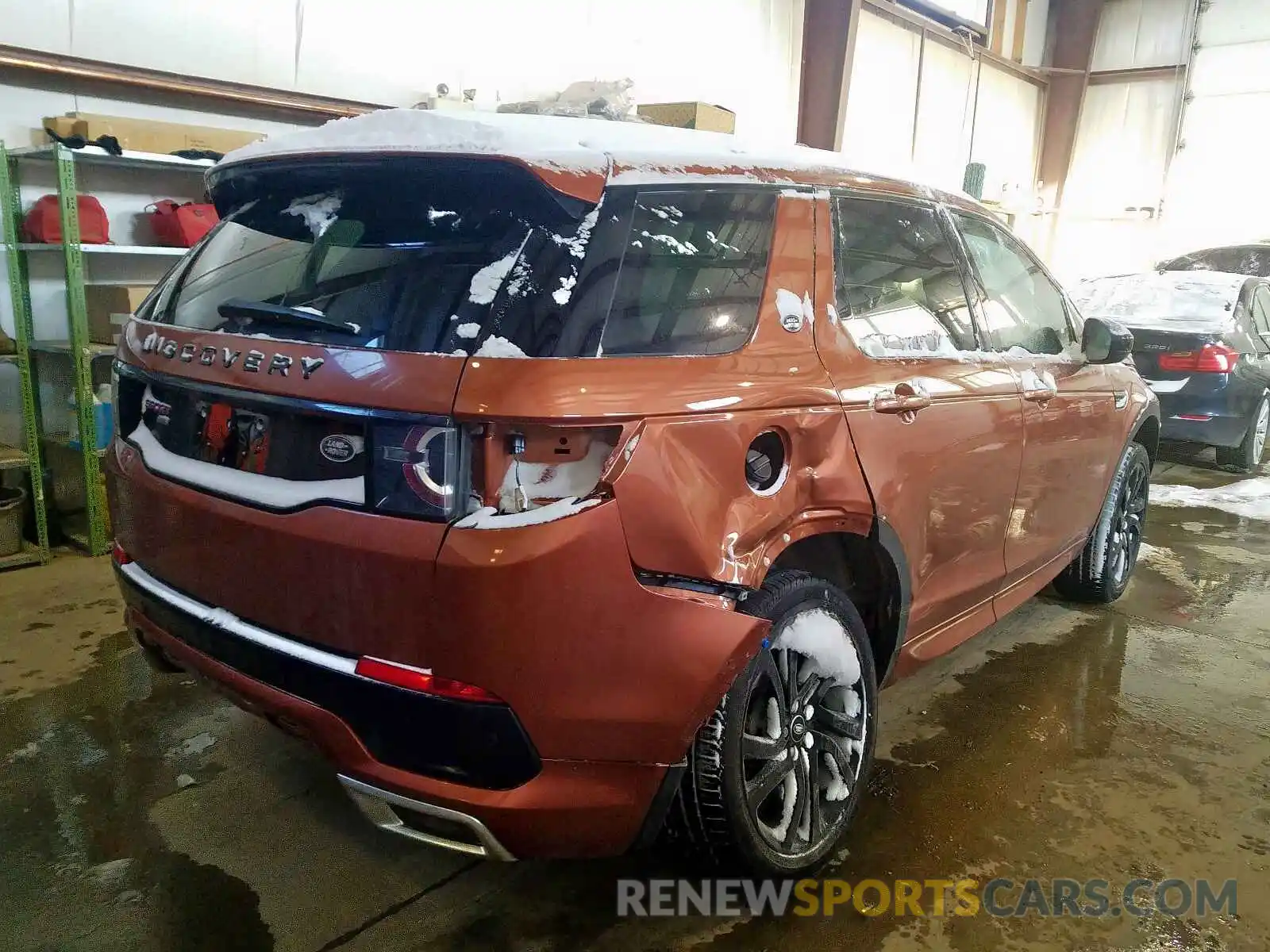 4 Photograph of a damaged car SALCR2GX1KH795753 LAND ROVER DISCOVERY 2019