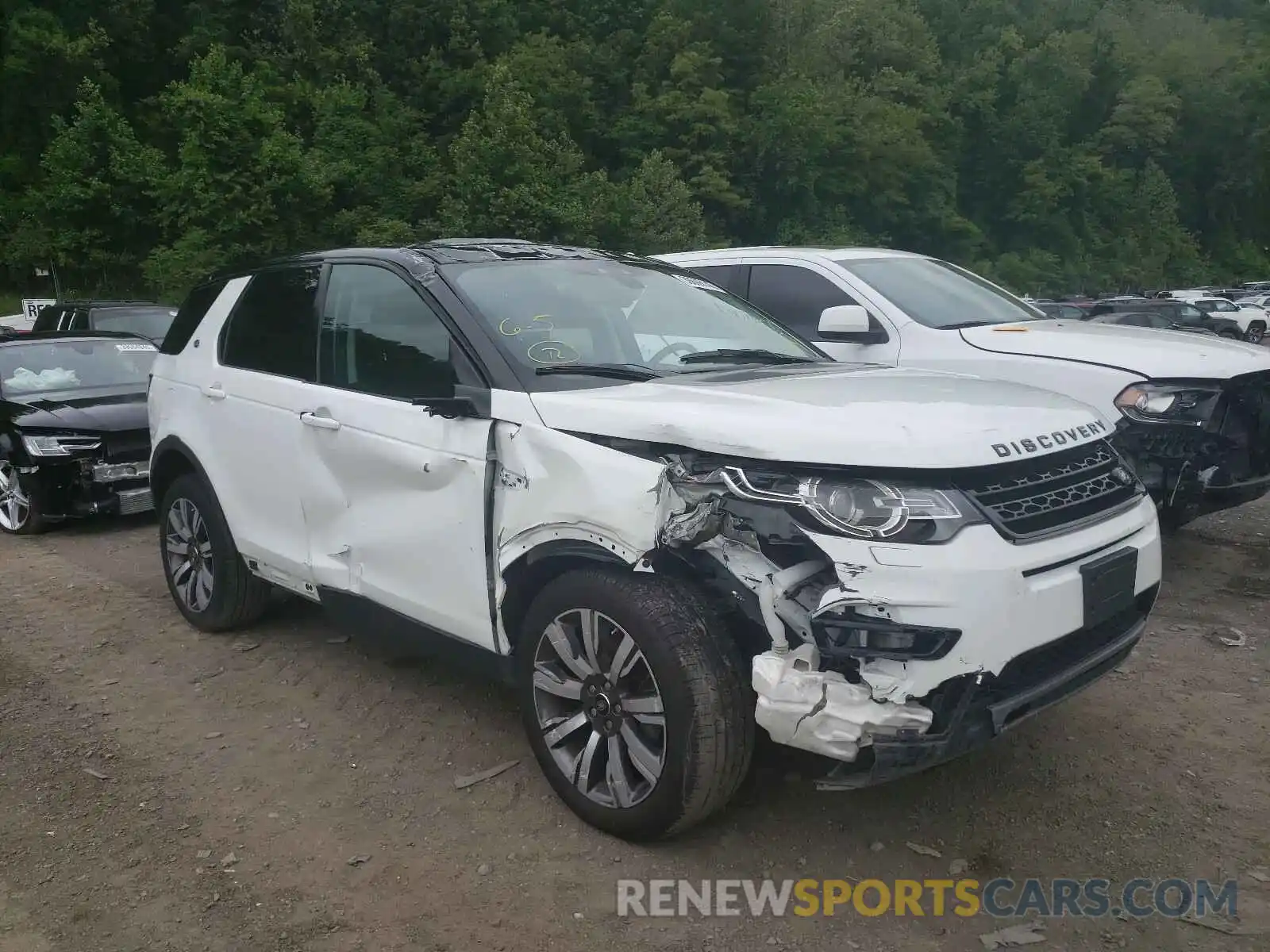 1 Photograph of a damaged car SALCT2FX5KH786315 LAND ROVER DISCOVERY 2019