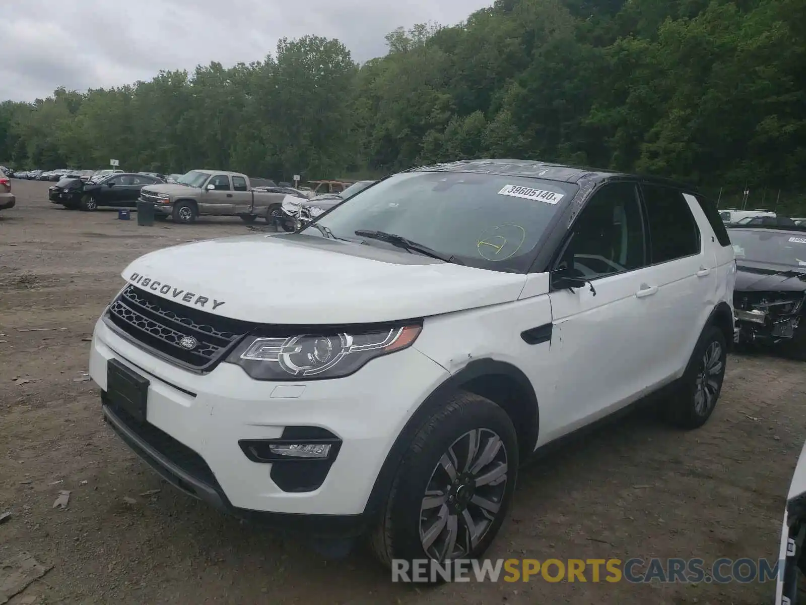 2 Photograph of a damaged car SALCT2FX5KH786315 LAND ROVER DISCOVERY 2019