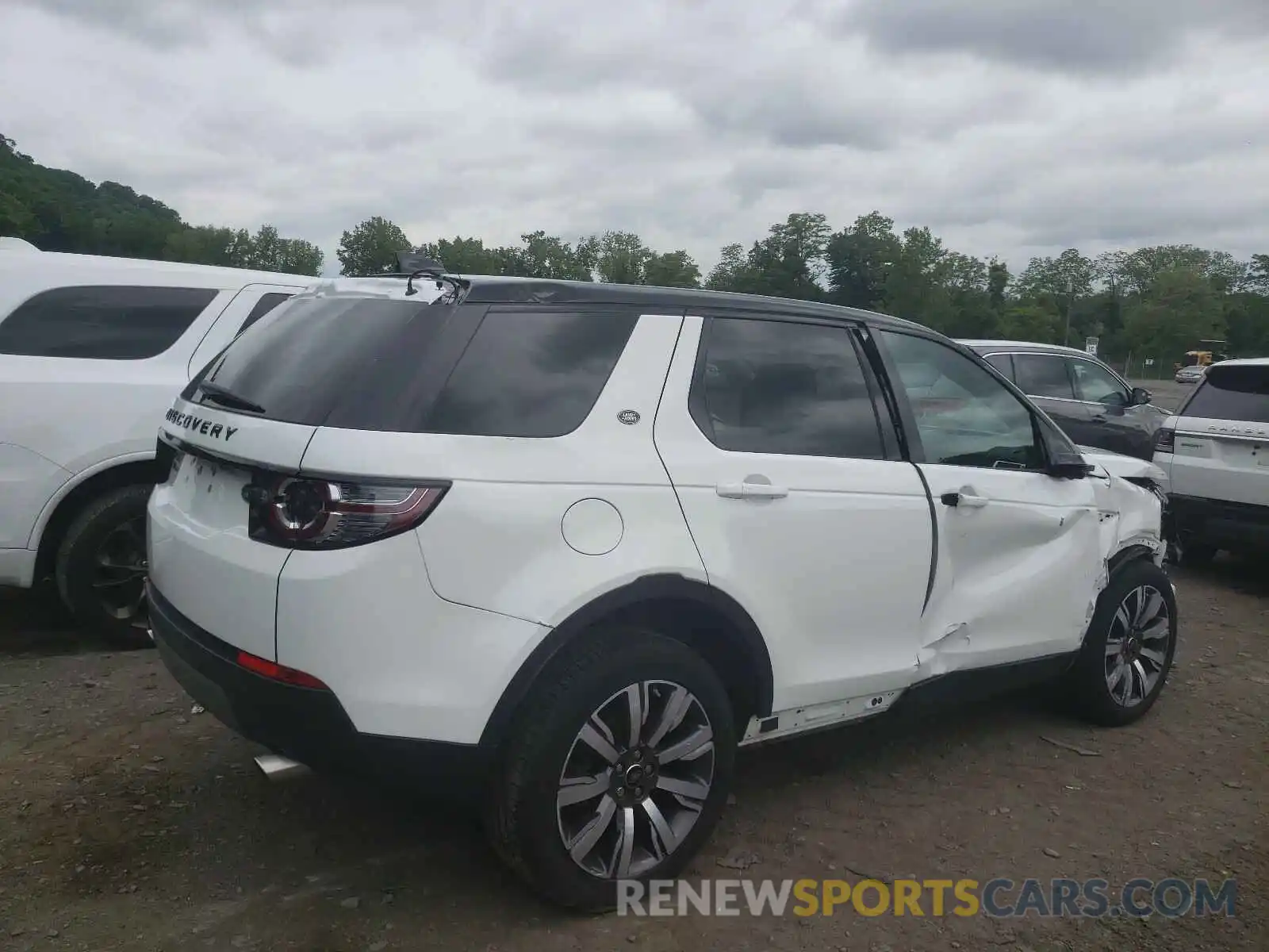 4 Photograph of a damaged car SALCT2FX5KH786315 LAND ROVER DISCOVERY 2019