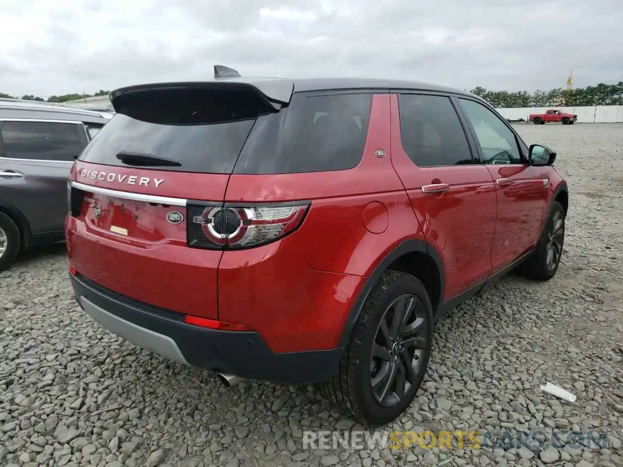 4 Photograph of a damaged car SALCT2FX5KH808314 LAND ROVER DISCOVERY 2019