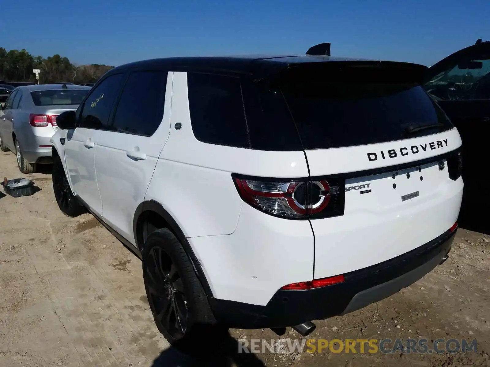 3 Photograph of a damaged car SALCT2FXXKH792207 LAND ROVER DISCOVERY 2019