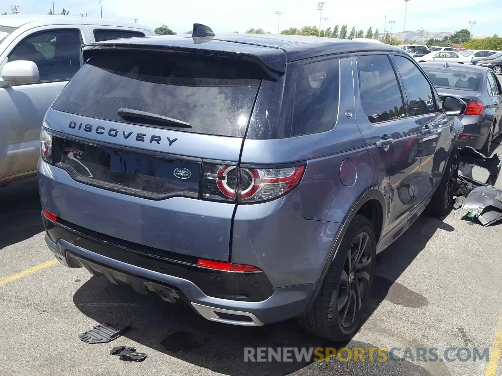 4 Photograph of a damaged car SALCT2GX2KH785959 LAND ROVER DISCOVERY 2019