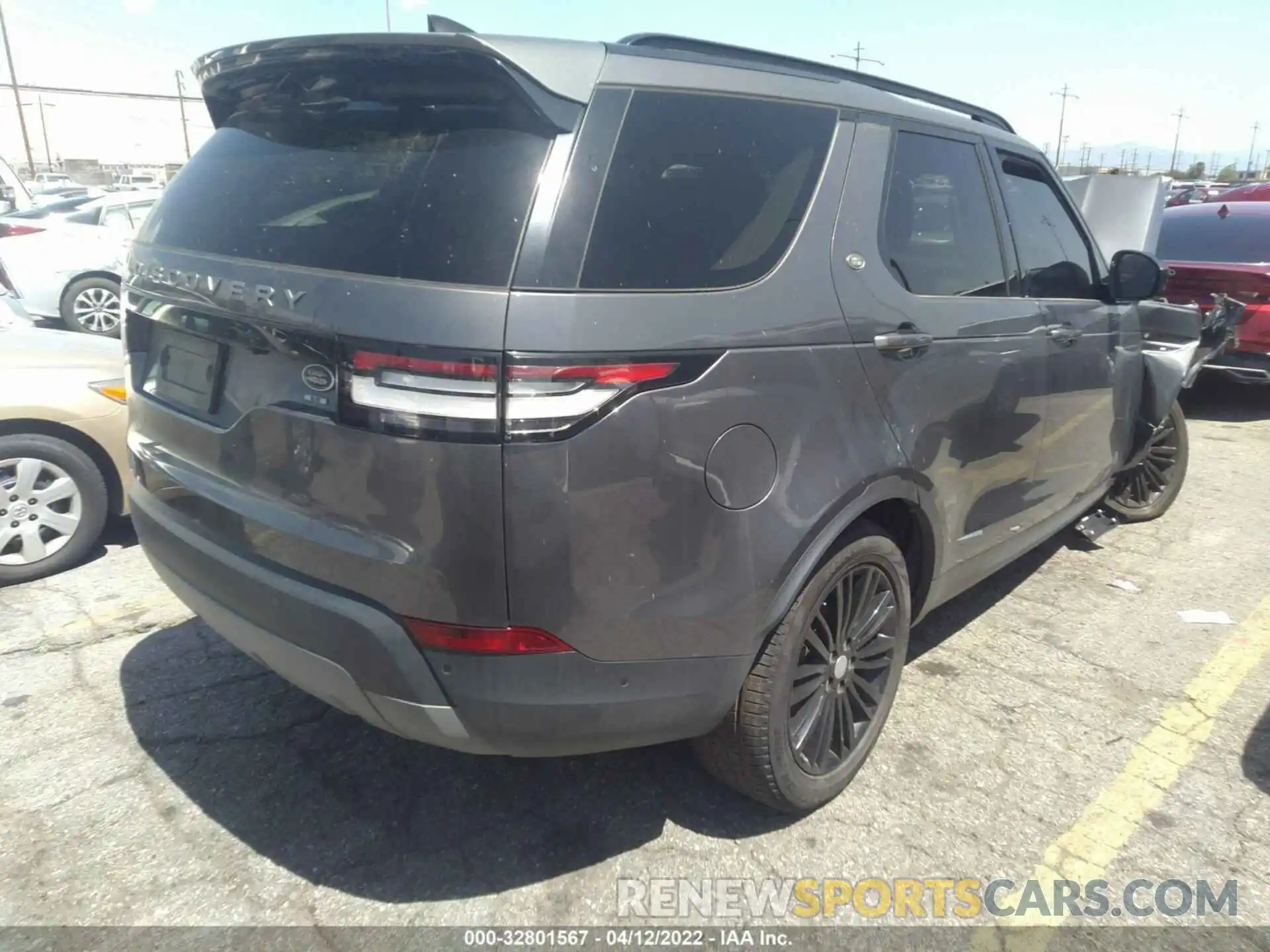 4 Фотография поврежденного автомобиля SALRG2RV0KA087658 LAND ROVER DISCOVERY 2019