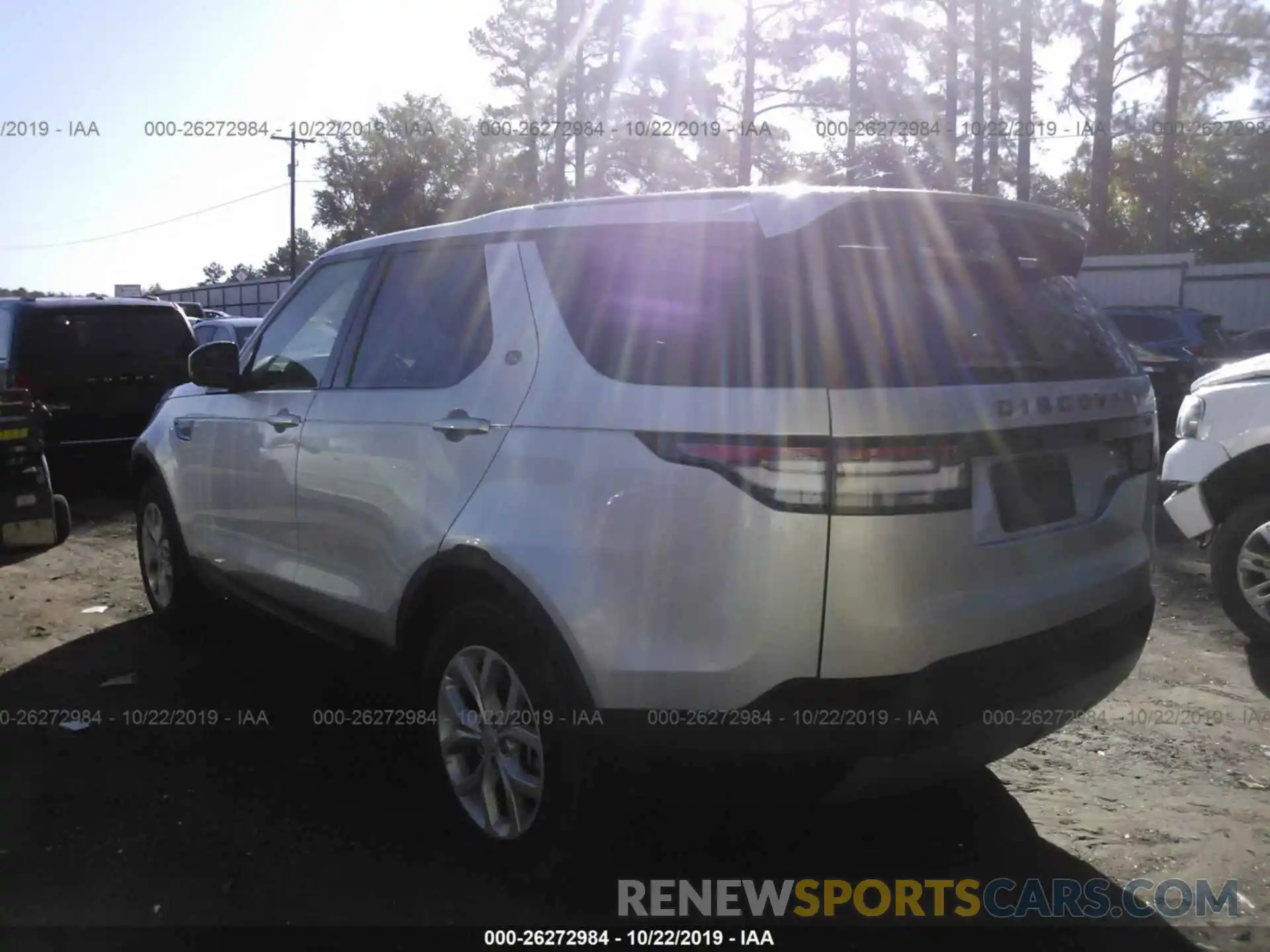 3 Photograph of a damaged car SALRG2RV0KA095470 LAND ROVER DISCOVERY 2019