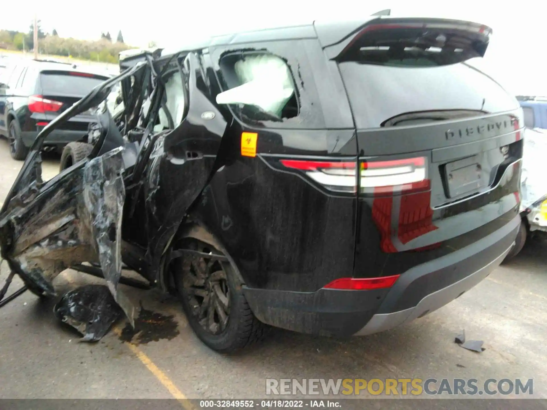 3 Photograph of a damaged car SALRG2RV1K2400453 LAND ROVER DISCOVERY 2019