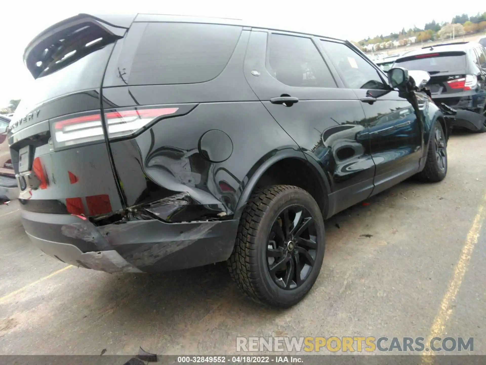 4 Photograph of a damaged car SALRG2RV1K2400453 LAND ROVER DISCOVERY 2019