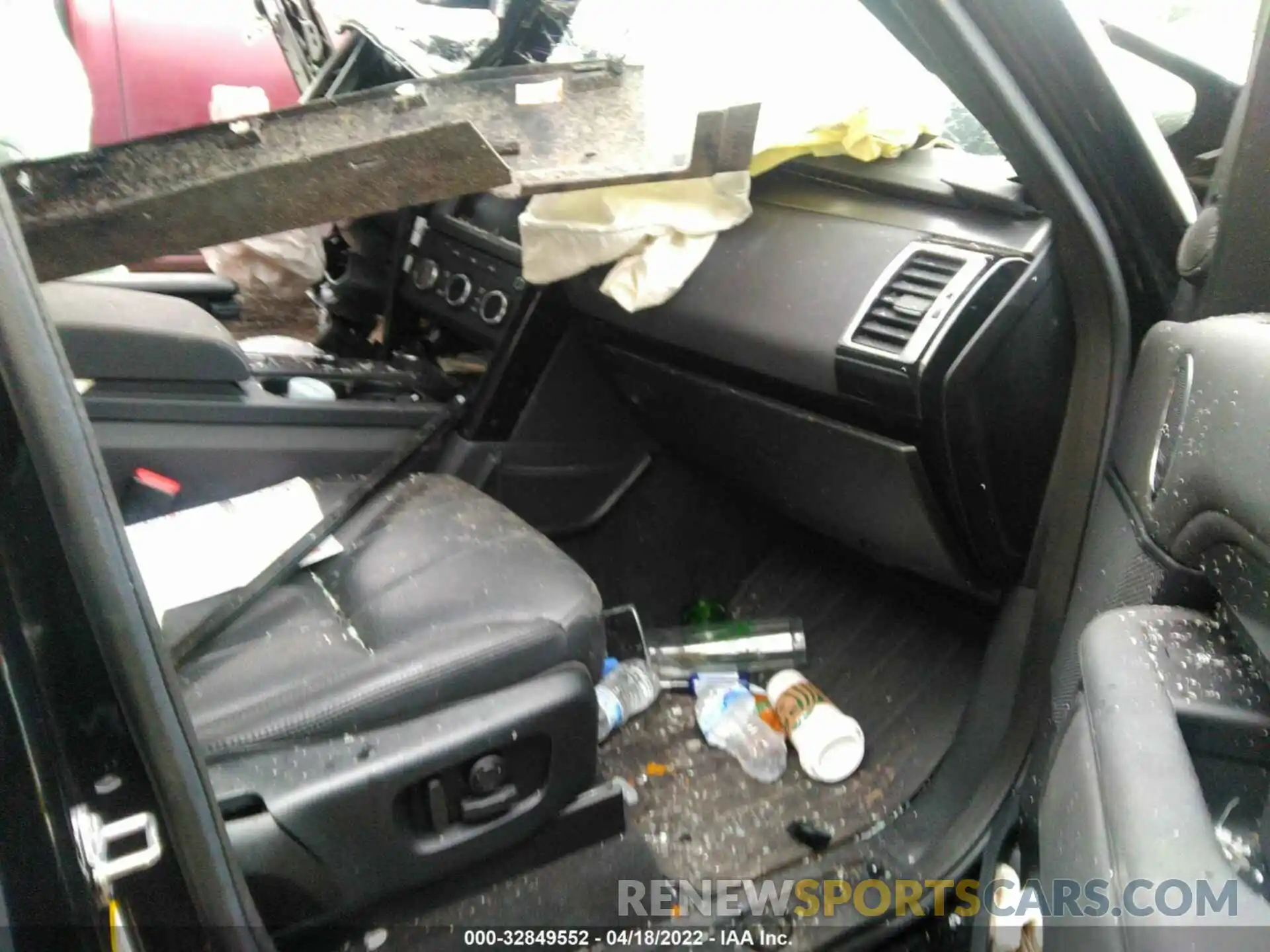 5 Photograph of a damaged car SALRG2RV1K2400453 LAND ROVER DISCOVERY 2019