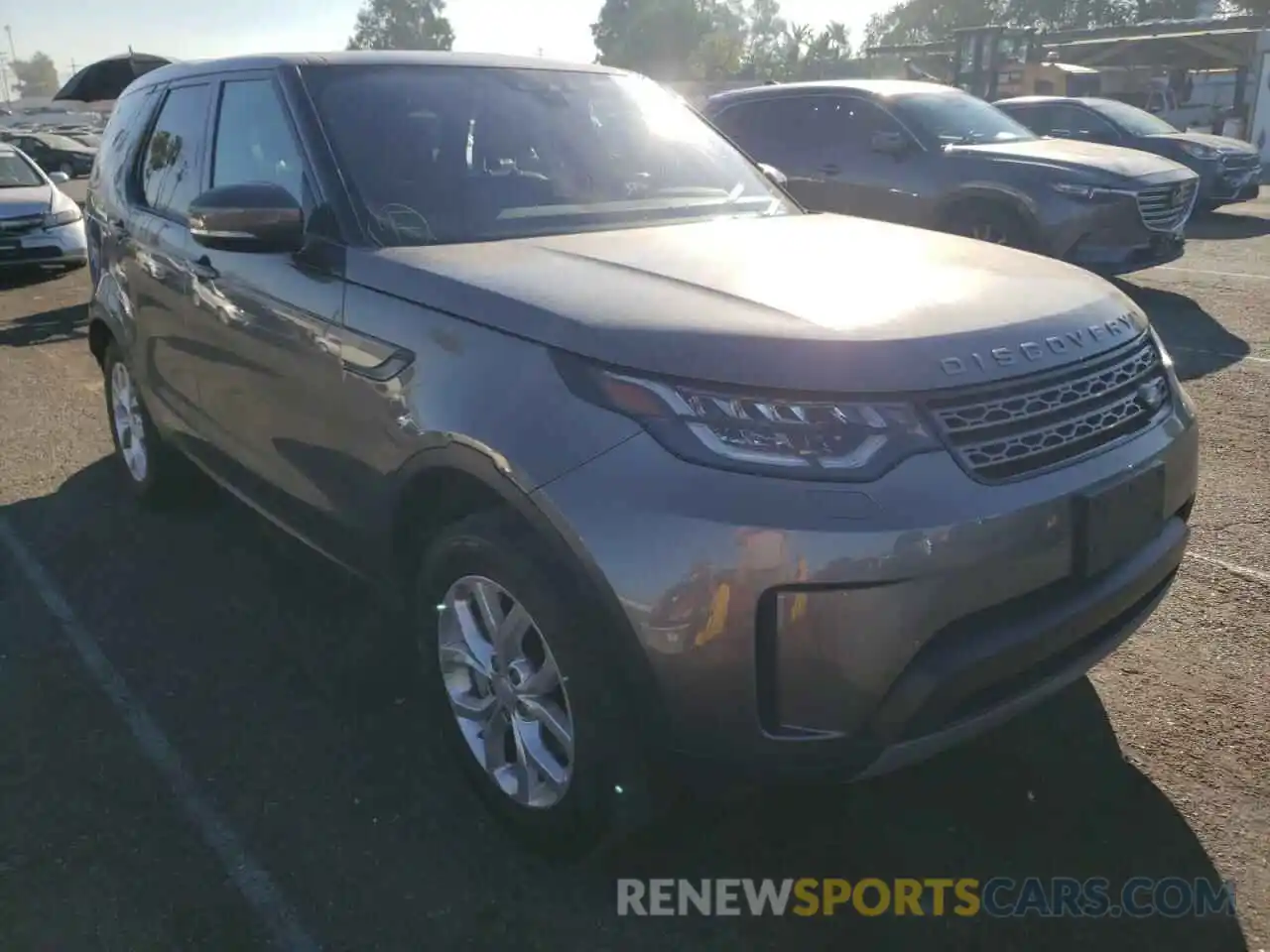 1 Photograph of a damaged car SALRG2RV2K2400560 LAND ROVER DISCOVERY 2019