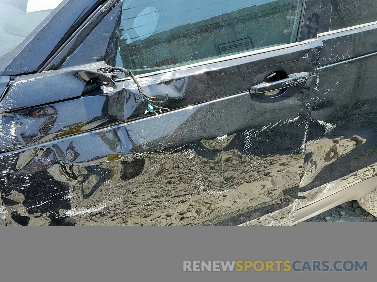 9 Photograph of a damaged car SALRG2RV2K2402972 LAND ROVER DISCOVERY 2019