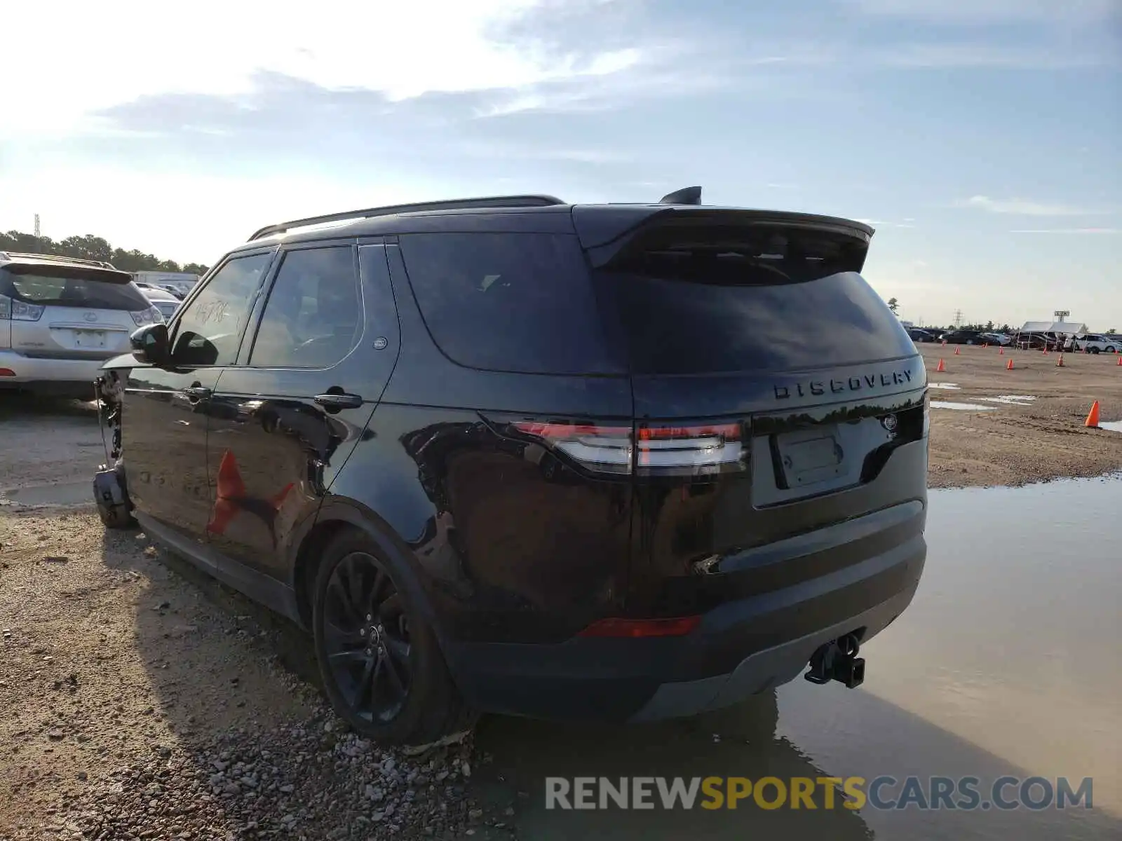 3 Photograph of a damaged car SALRG2RV2K2413468 LAND ROVER DISCOVERY 2019