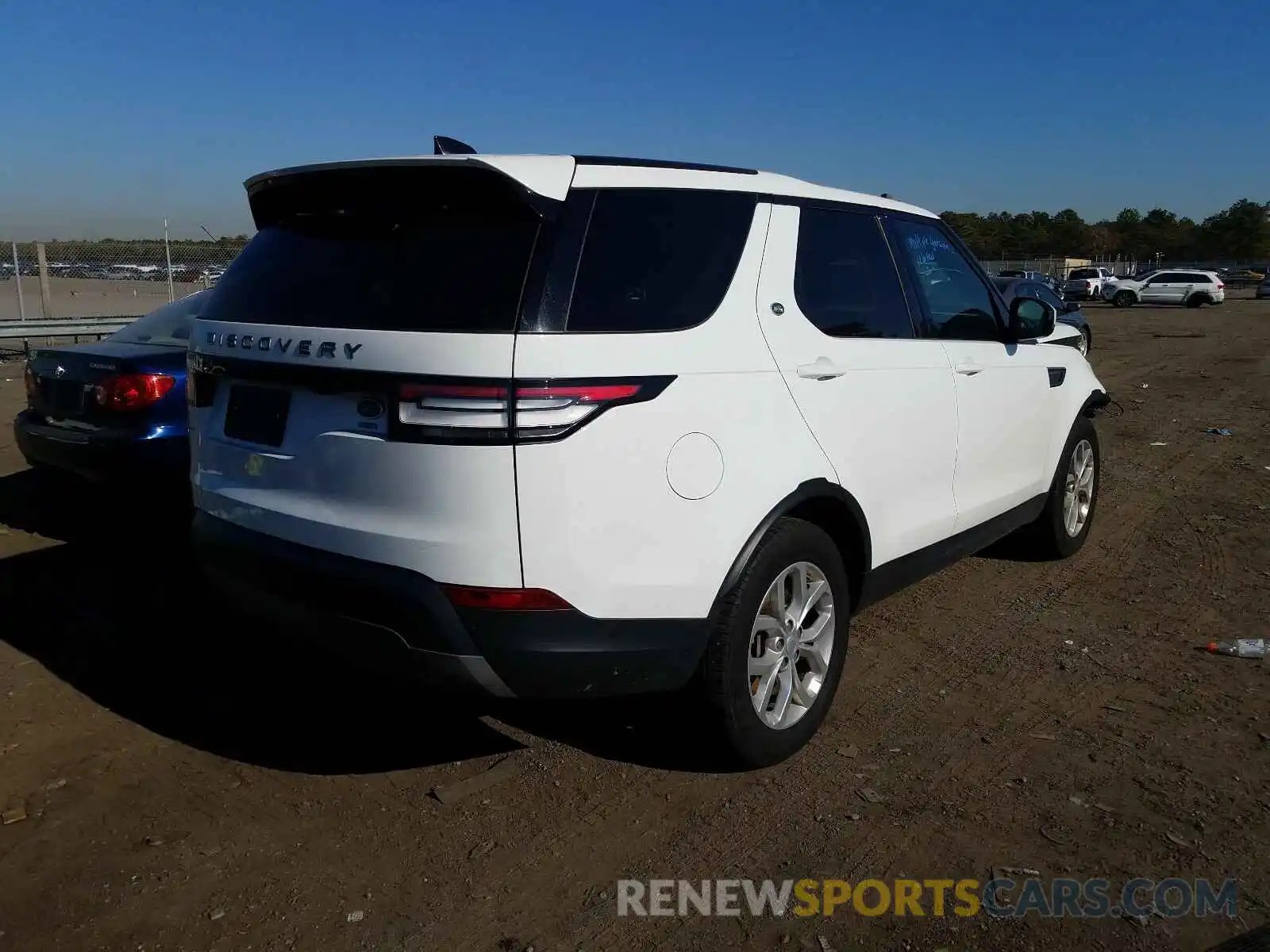 4 Photograph of a damaged car SALRG2RV2KA094059 LAND ROVER DISCOVERY 2019