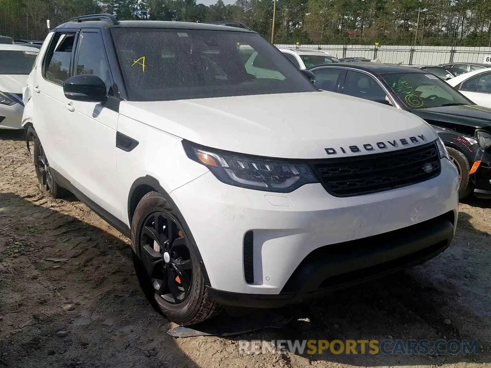 1 Photograph of a damaged car SALRG2RV3K2411177 LAND ROVER DISCOVERY 2019