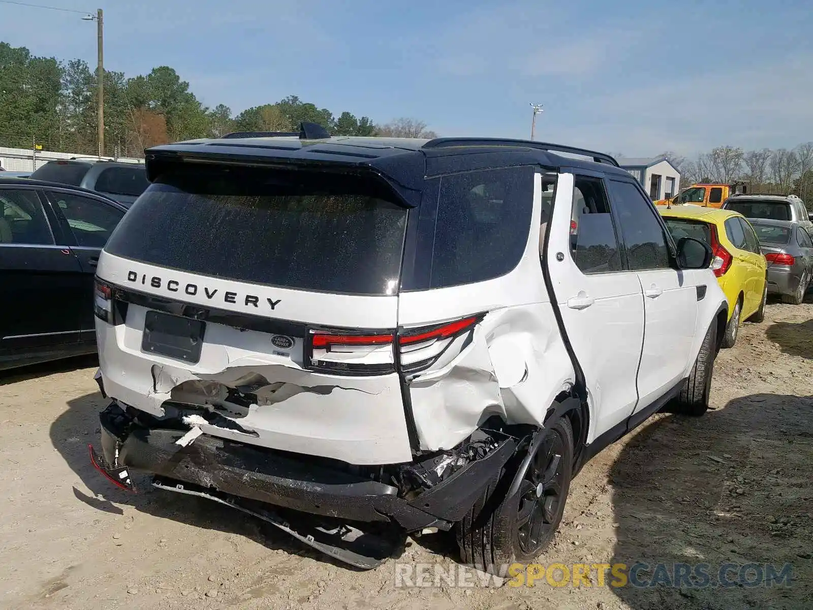 4 Фотография поврежденного автомобиля SALRG2RV3K2411177 LAND ROVER DISCOVERY 2019