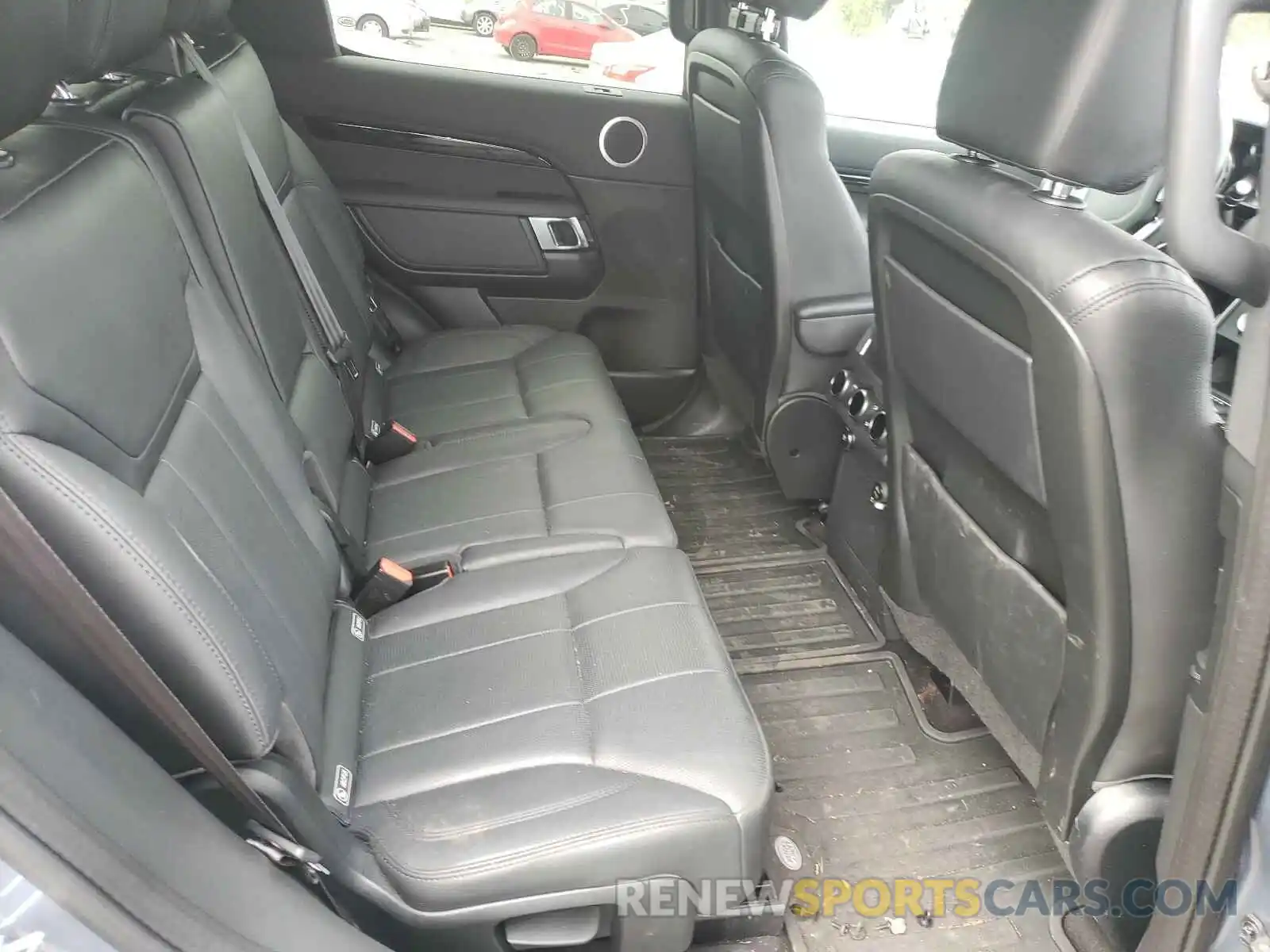 6 Photograph of a damaged car SALRG2RV3KA095852 LAND ROVER DISCOVERY 2019