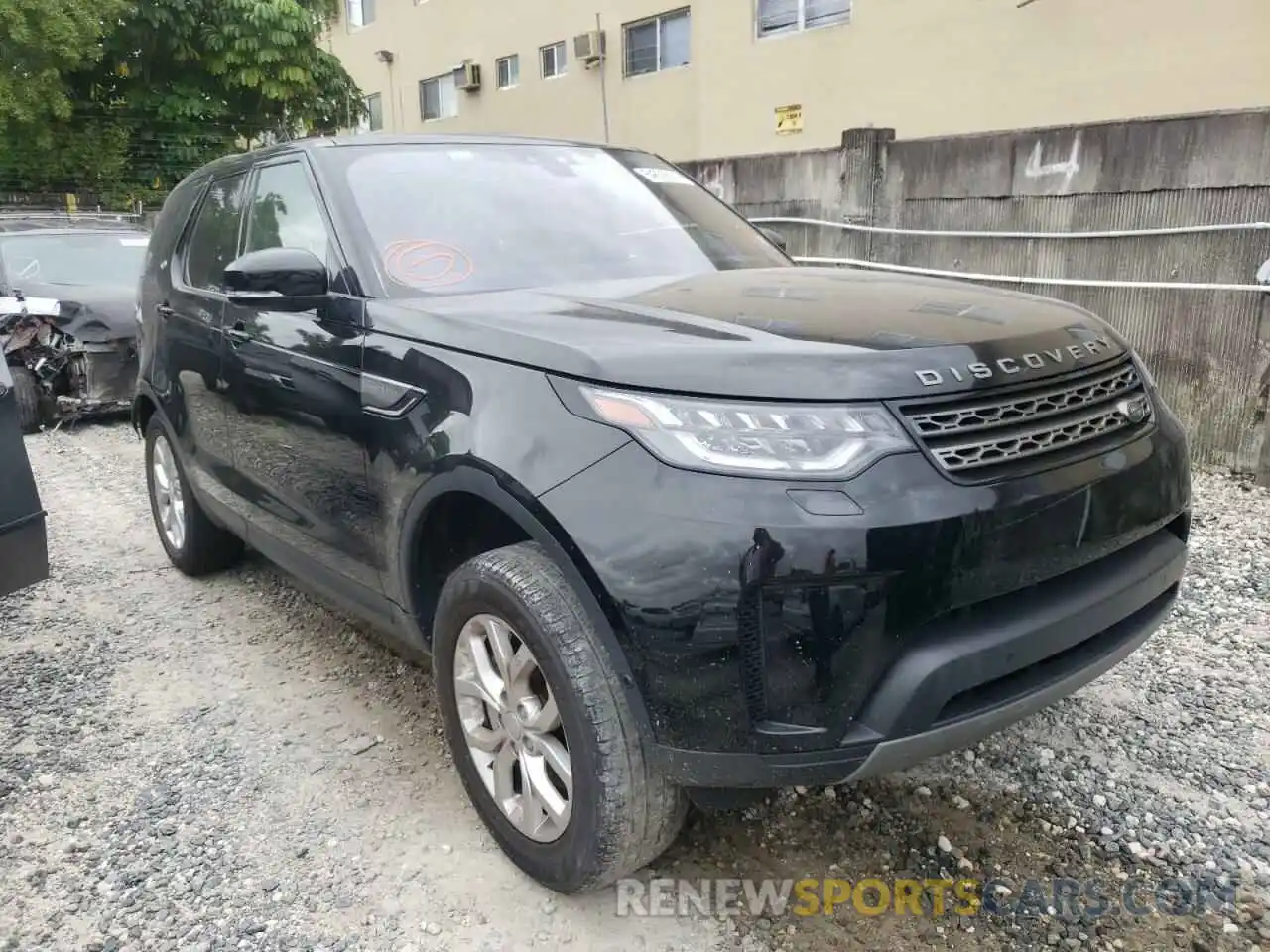 1 Photograph of a damaged car SALRG2RV4K2403668 LAND ROVER DISCOVERY 2019