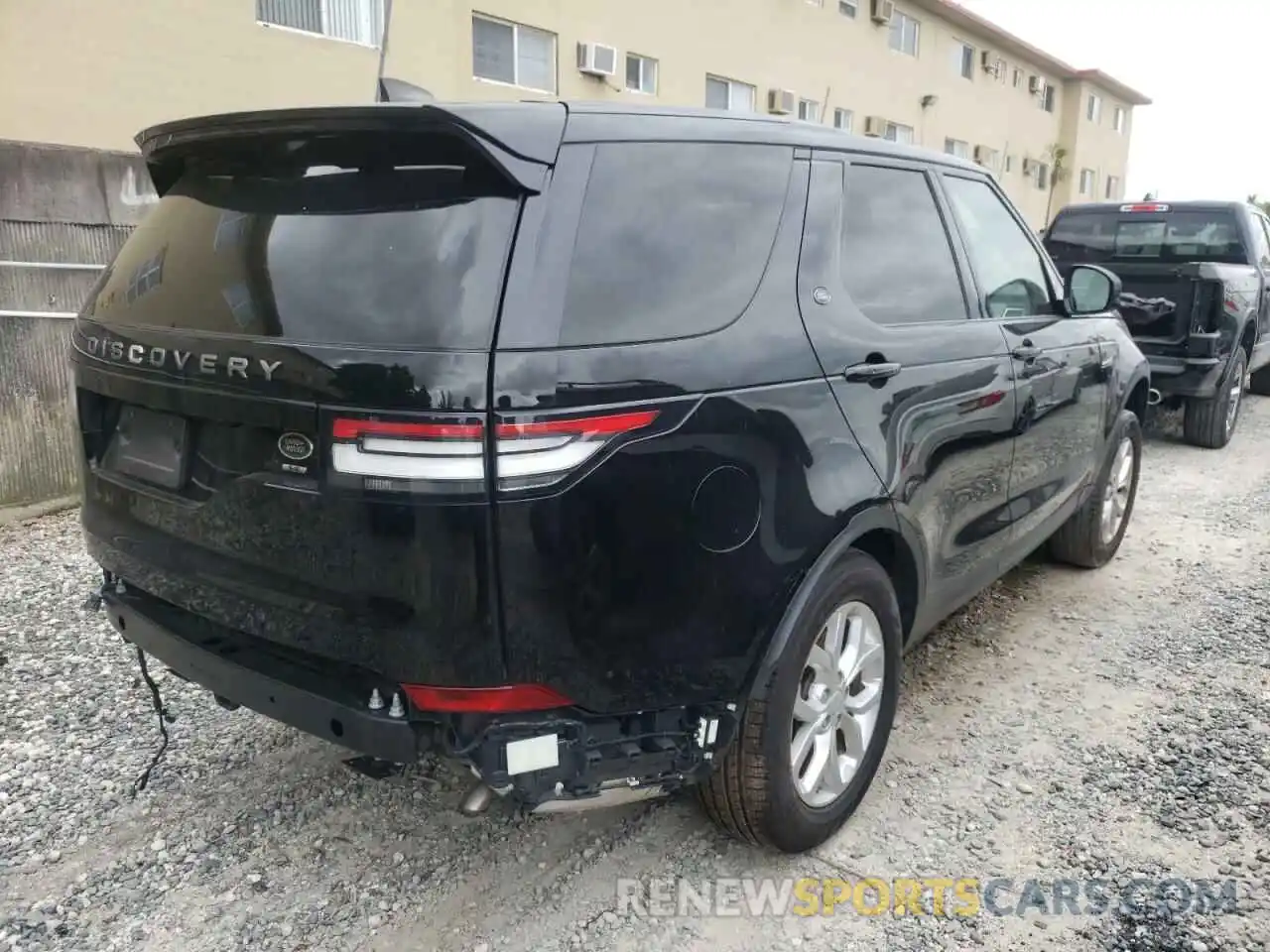 4 Photograph of a damaged car SALRG2RV4K2403668 LAND ROVER DISCOVERY 2019