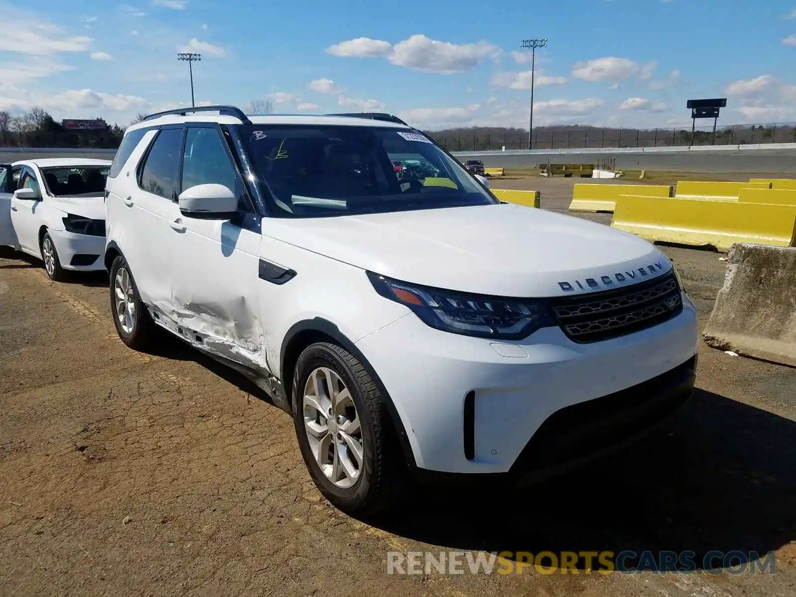 1 Photograph of a damaged car SALRG2RV5KA080494 LAND ROVER DISCOVERY 2019