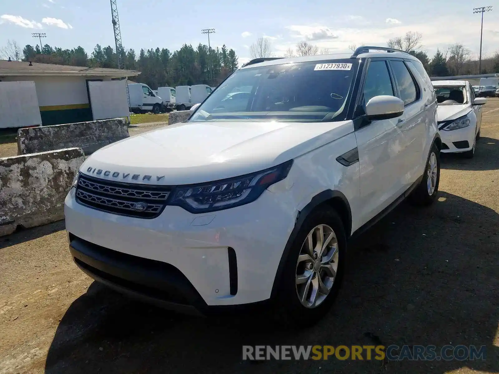 2 Фотография поврежденного автомобиля SALRG2RV5KA080494 LAND ROVER DISCOVERY 2019