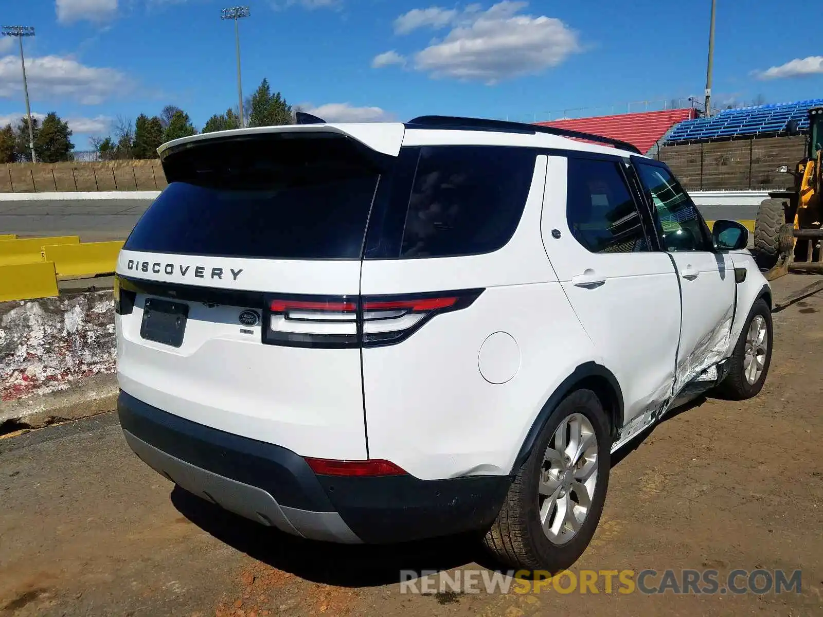 4 Photograph of a damaged car SALRG2RV5KA080494 LAND ROVER DISCOVERY 2019