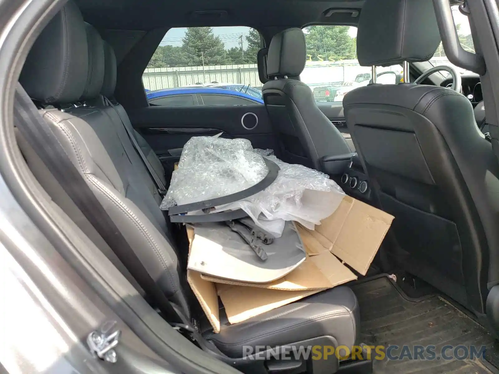 6 Photograph of a damaged car SALRG2RV5KA082083 LAND ROVER DISCOVERY 2019