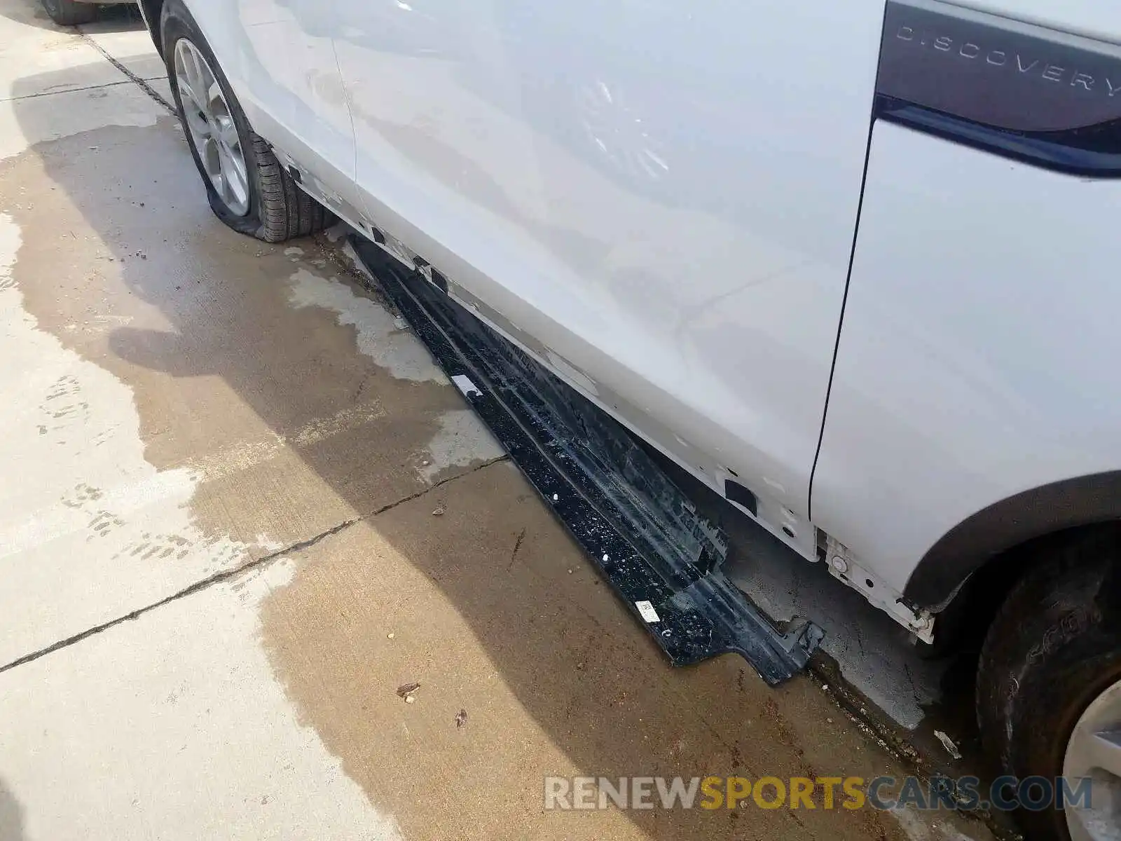 9 Photograph of a damaged car SALRG2RV5KA094797 LAND ROVER DISCOVERY 2019