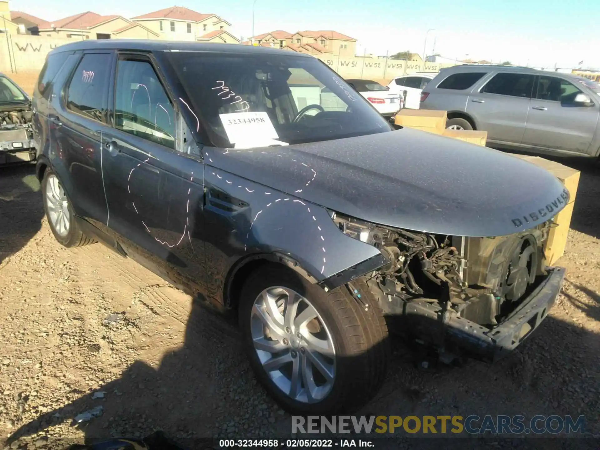 1 Photograph of a damaged car SALRG2RV6K2403977 LAND ROVER DISCOVERY 2019