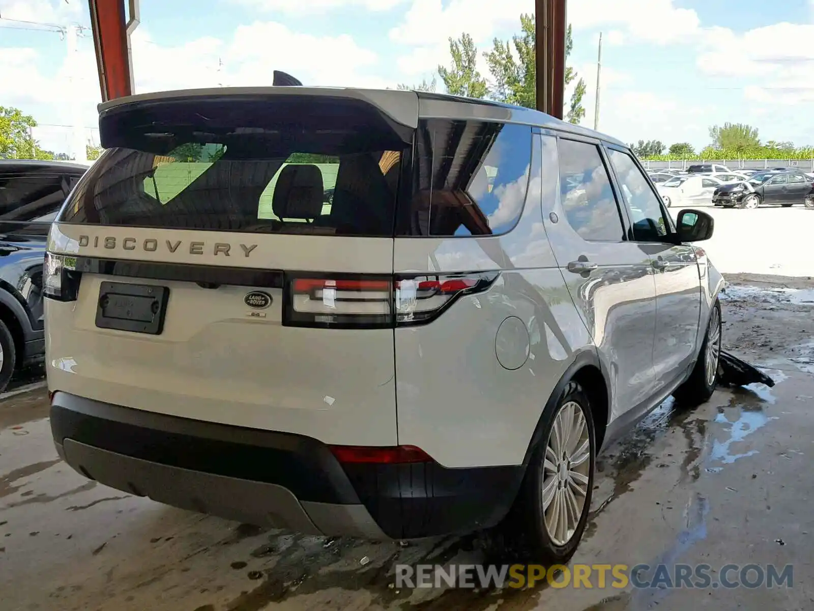 4 Photograph of a damaged car SALRG2RV6KA080147 LAND ROVER DISCOVERY 2019