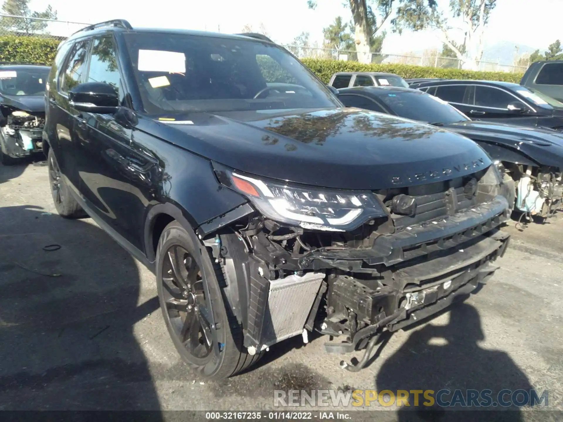 1 Photograph of a damaged car SALRG2RV8K2403494 LAND ROVER DISCOVERY 2019