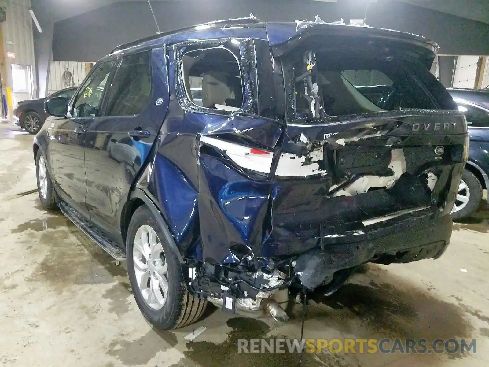 3 Фотография поврежденного автомобиля SALRG2RV8K2405679 LAND ROVER DISCOVERY 2019