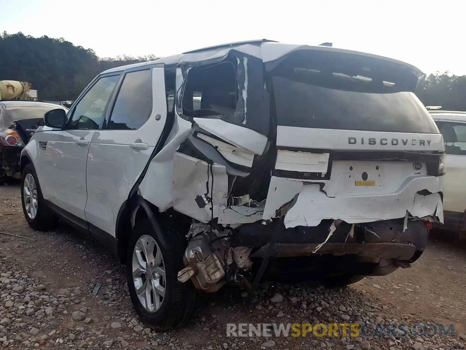 3 Photograph of a damaged car SALRG2RV9KA095208 LAND ROVER DISCOVERY 2019