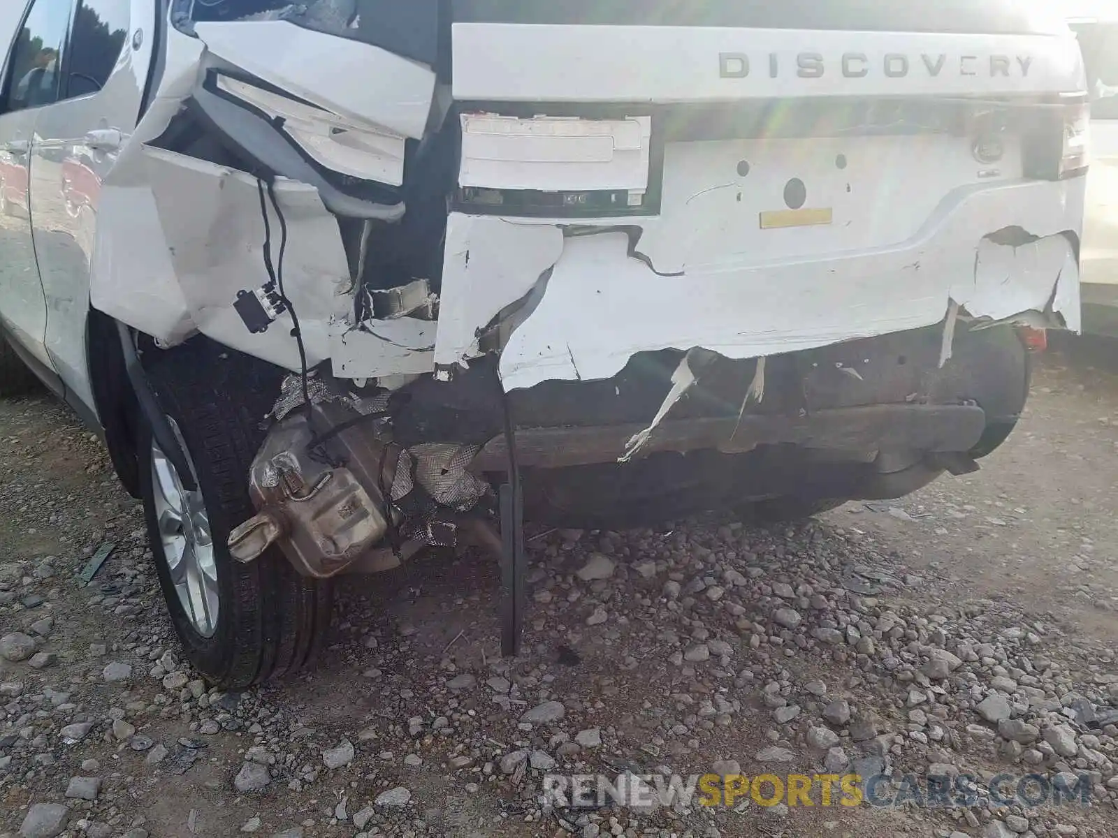 9 Photograph of a damaged car SALRG2RV9KA095208 LAND ROVER DISCOVERY 2019