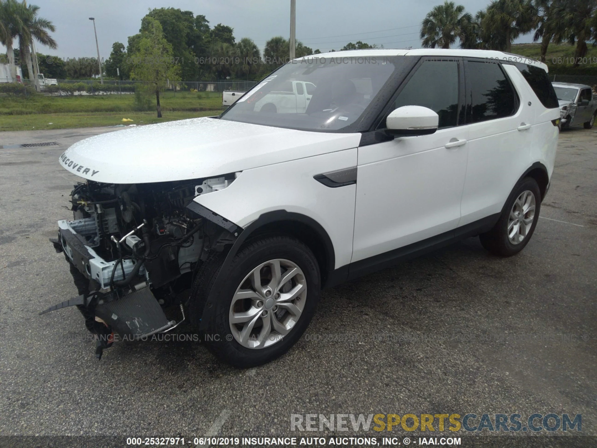 2 Photograph of a damaged car SALRG2RV9KA095337 LAND ROVER DISCOVERY 2019