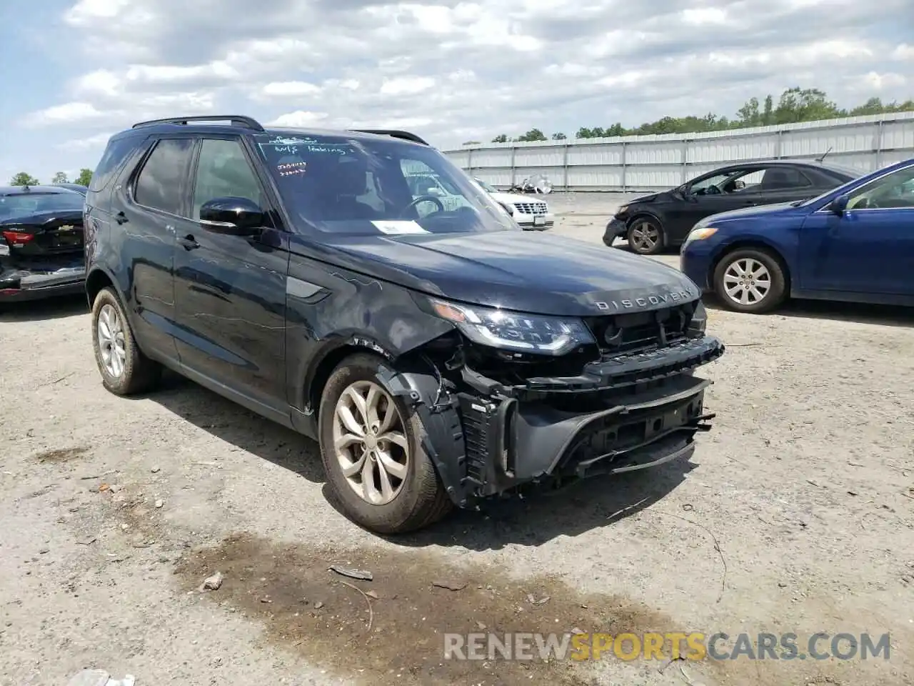 1 Photograph of a damaged car SALRG2RV9KA095578 LAND ROVER DISCOVERY 2019