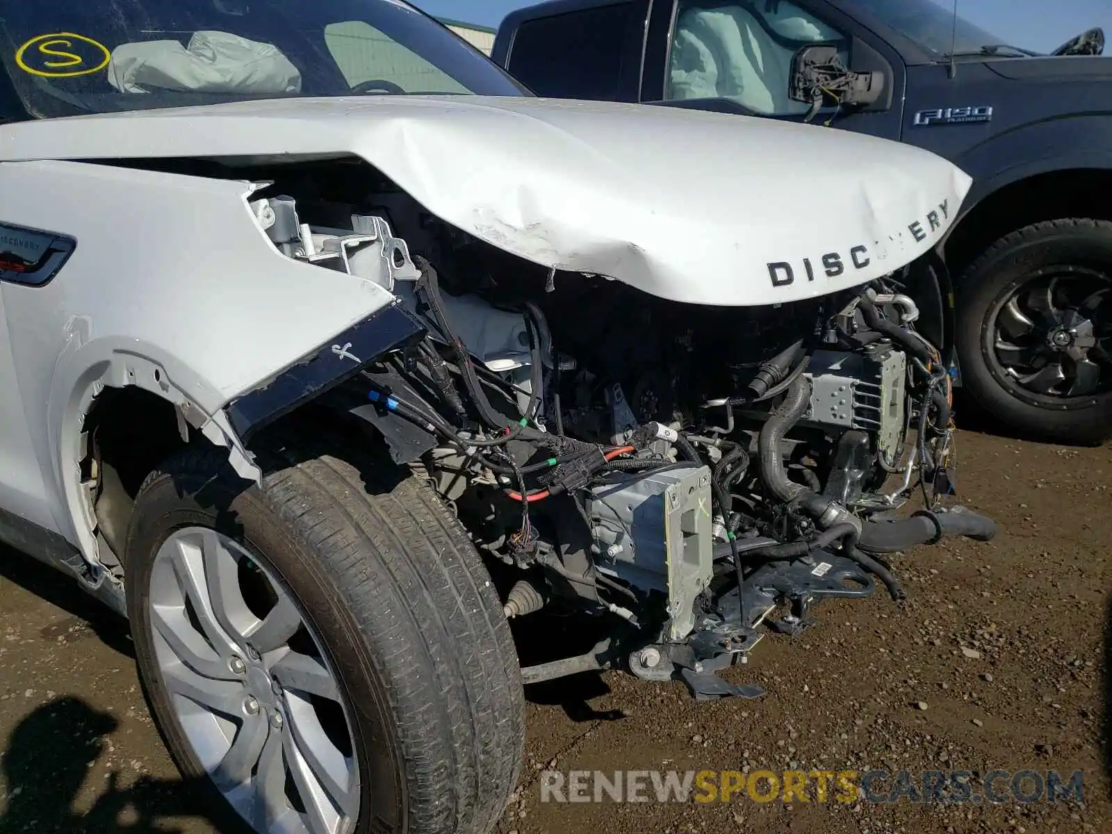 9 Photograph of a damaged car SALRR2RK1K2408049 LAND ROVER DISCOVERY 2019