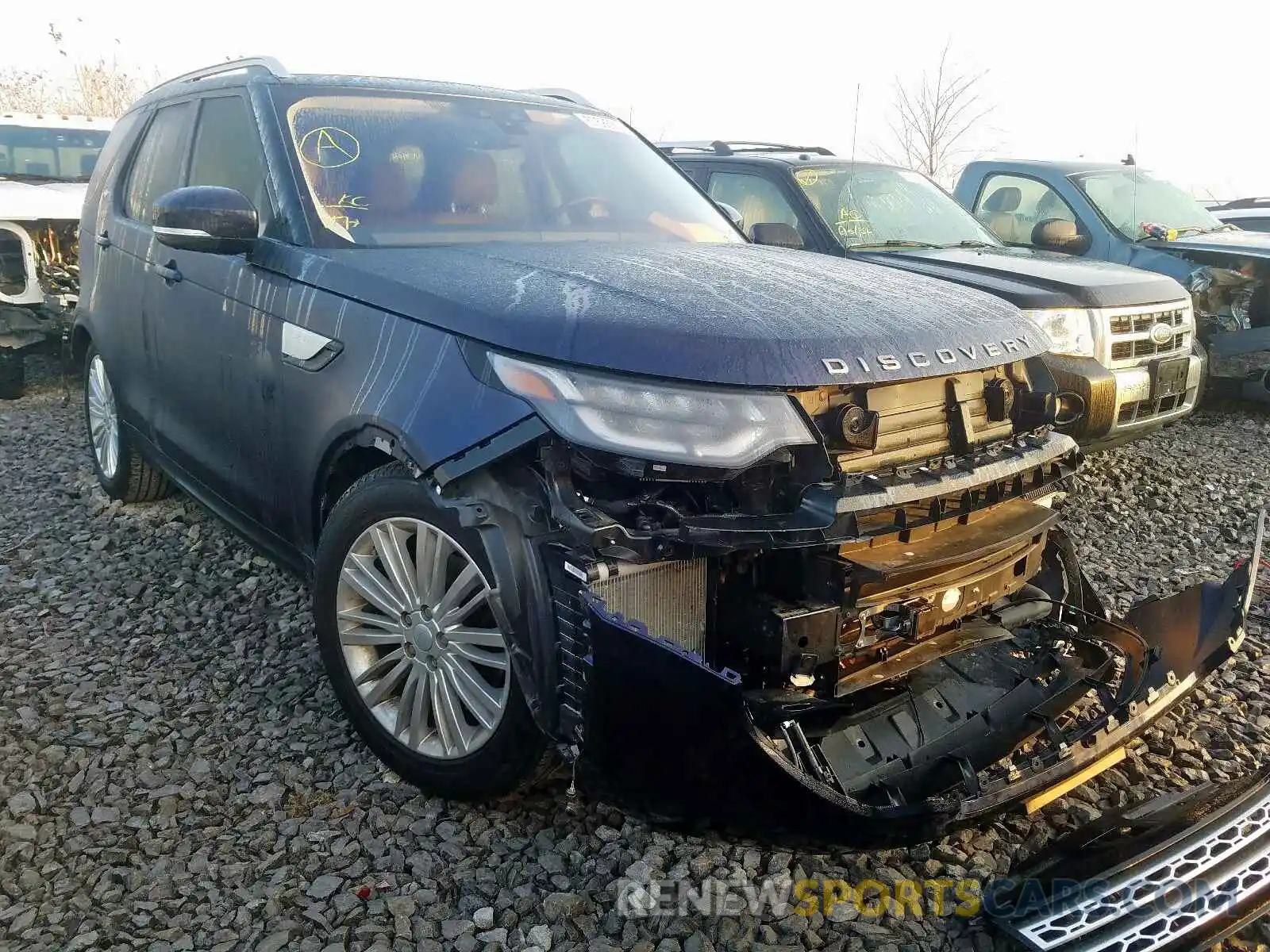 1 Photograph of a damaged car SALRR2RK2KA083823 LAND ROVER DISCOVERY 2019