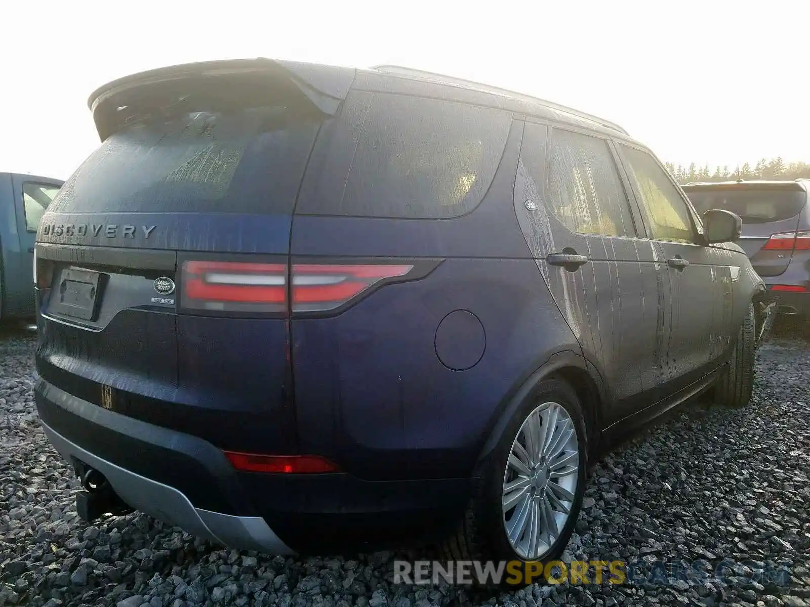 4 Photograph of a damaged car SALRR2RK2KA083823 LAND ROVER DISCOVERY 2019