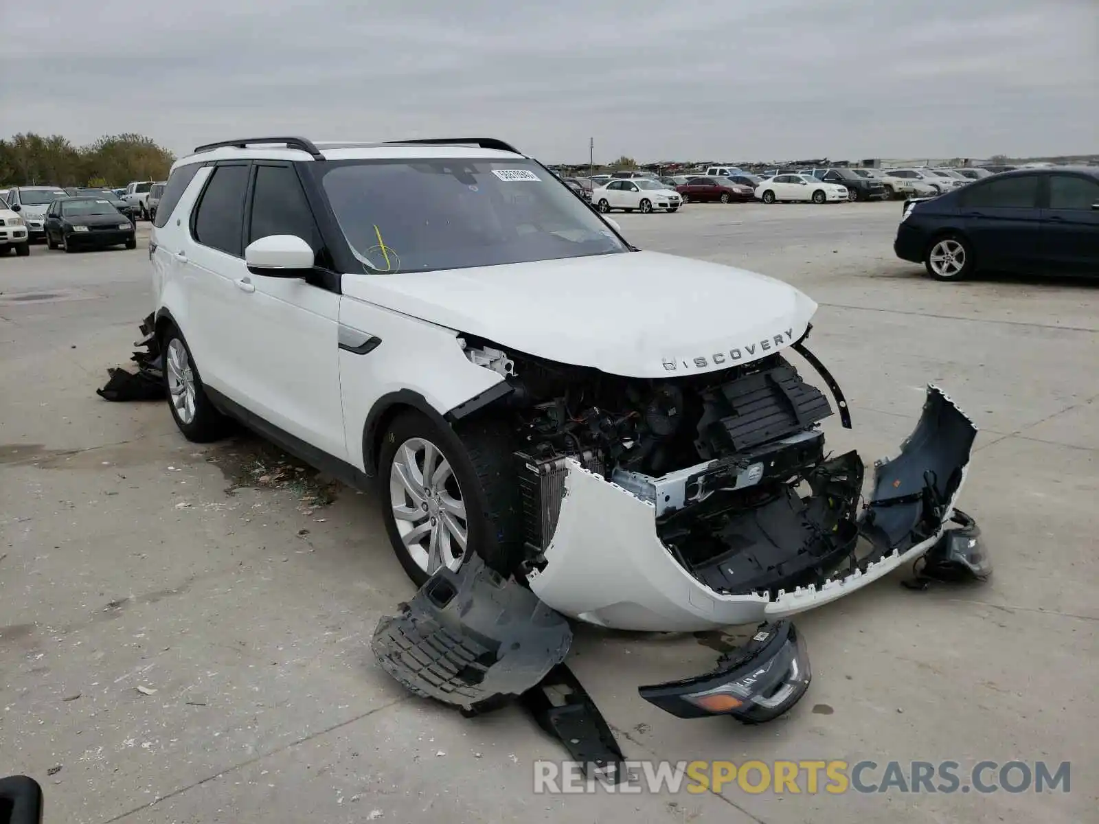 1 Photograph of a damaged car SALRR2RV0K2400311 LAND ROVER DISCOVERY 2019