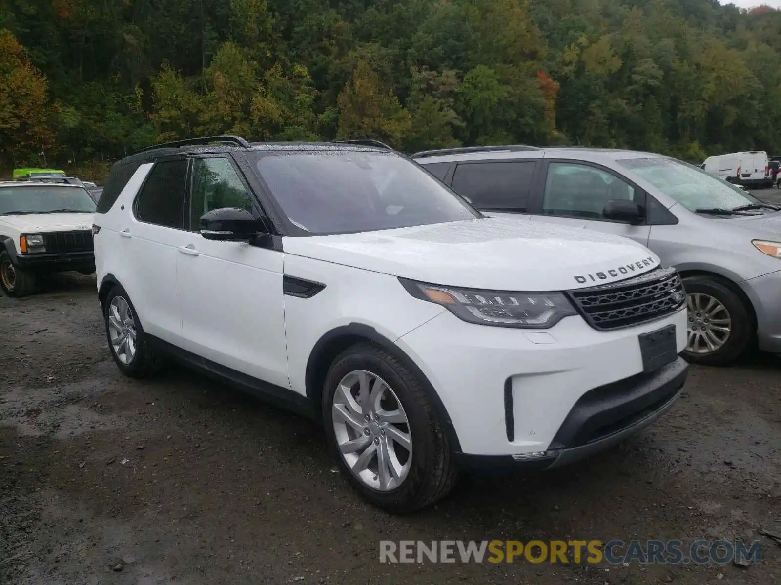 1 Фотография поврежденного автомобиля SALRR2RV0K2409204 LAND ROVER DISCOVERY 2019