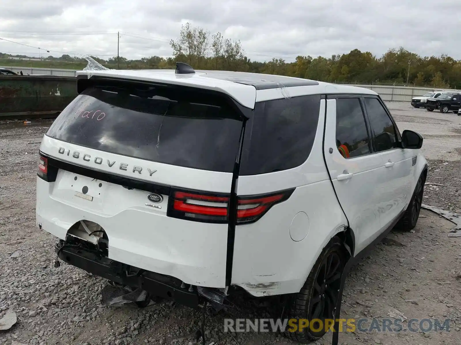 4 Photograph of a damaged car SALRR2RV1K2400270 LAND ROVER DISCOVERY 2019