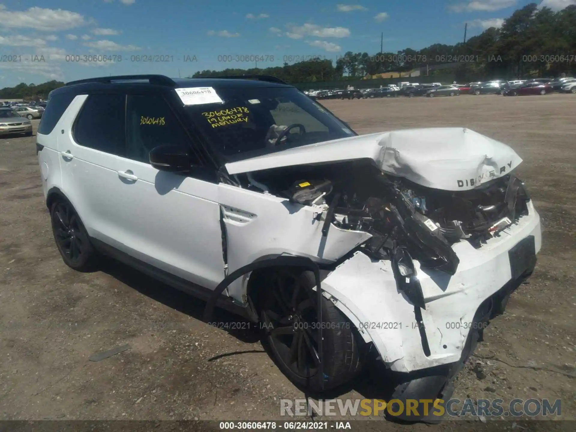 1 Photograph of a damaged car SALRR2RV1K2405419 LAND ROVER DISCOVERY 2019