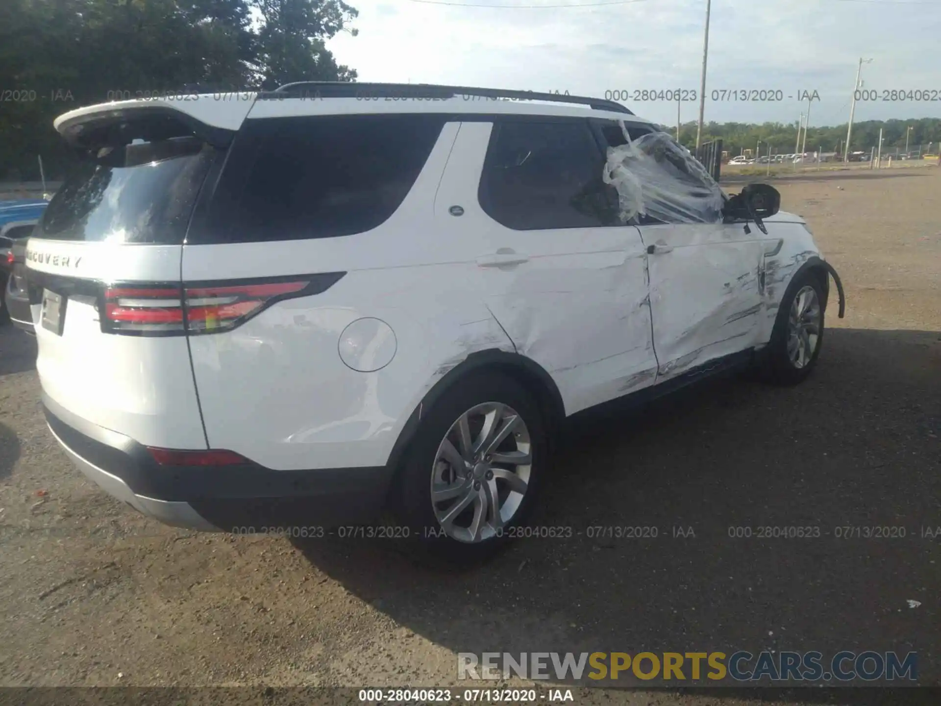 4 Photograph of a damaged car SALRR2RV1KA083676 LAND ROVER DISCOVERY 2019