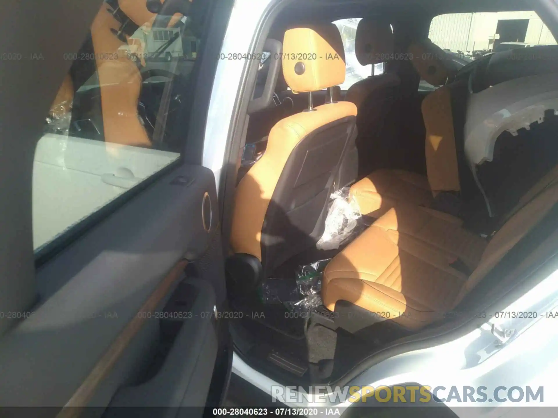 8 Photograph of a damaged car SALRR2RV1KA083676 LAND ROVER DISCOVERY 2019