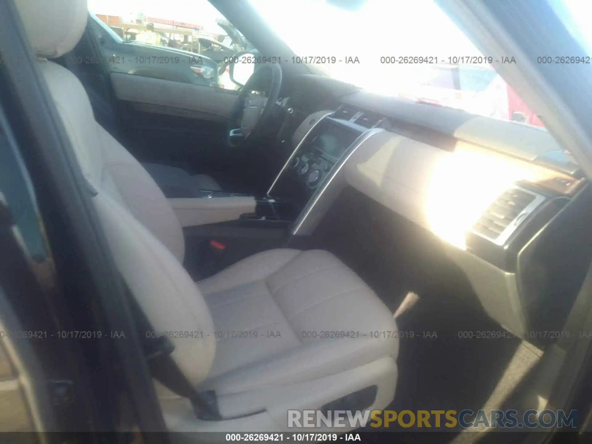 5 Photograph of a damaged car SALRR2RV2KA082911 LAND ROVER DISCOVERY 2019